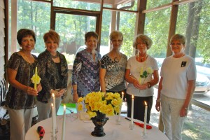 Zeta Sigma conducts pledge ritual for Connie Beaumont and Gesine LaDage at the September meeting at the home of Olivia Dowell.  Pictured left to right are Connie Beaumont, Sharon Luxon, Dolores Hietbrink, Kay Otis, Gesine LaDage and Pattie Leitner. 